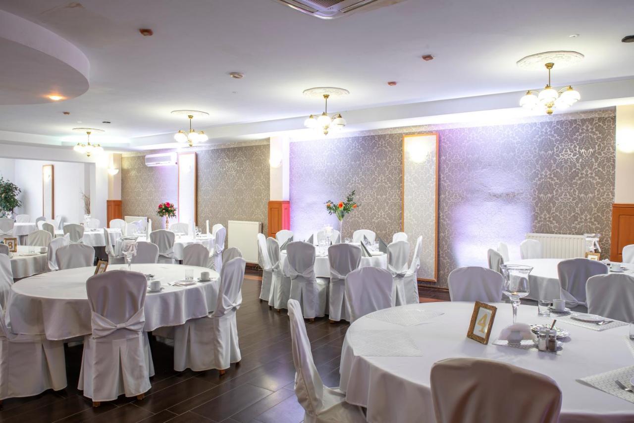 First Hotel Tczew Eksteriør billede